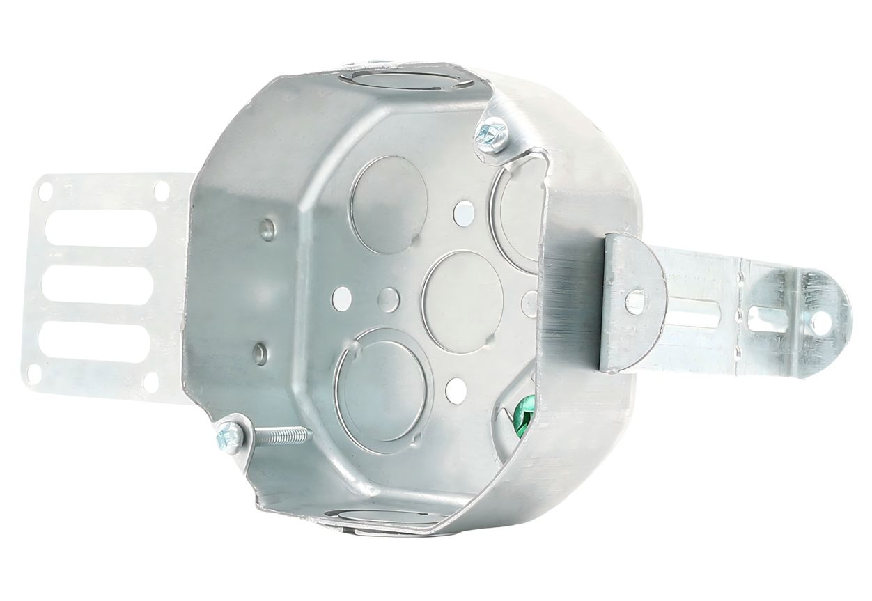 Material: Galvanized Steel, 4” Octagonal Boxes, raised ground screw, Concentric knockouts, “SSX” bracket, 21/2” sides KOS, 41/2” bottom KOS, 23/4” sides KOS, 23/4” bottom