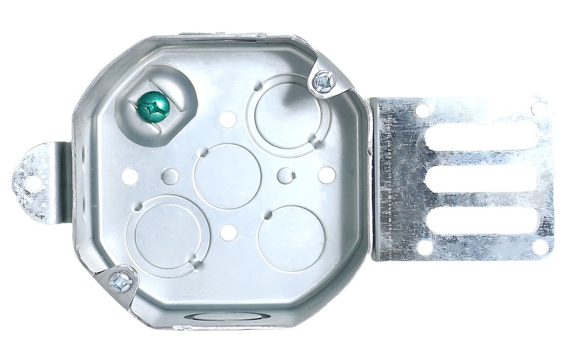 Material: Galvanized Steel, 4” Octagonal Boxes, raised ground screw, Concentric knockouts, “SSX” bracket, 21/2” sides KOS, 4 1/2” bottom KOS, 23/4” sides KOS, 23/4” bottom