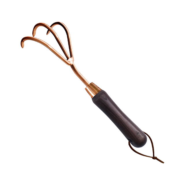 Hand fan rake
Copper head
Quality wooden handle