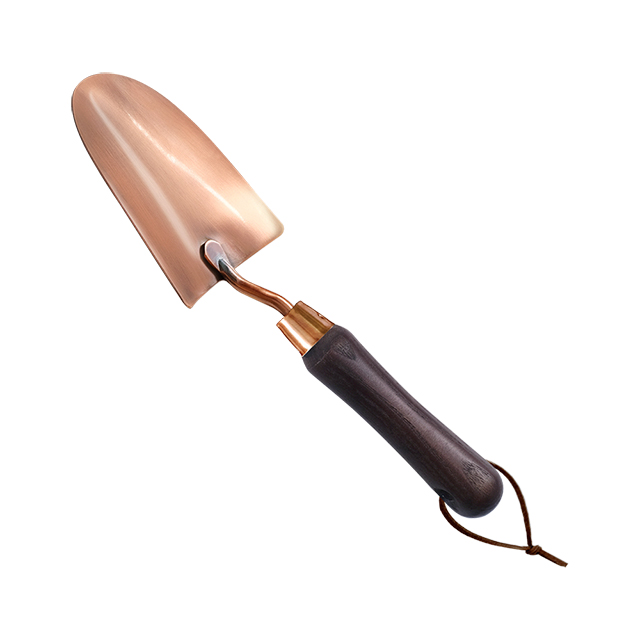 Hand transplanter
Copper head
Quality wooden handle