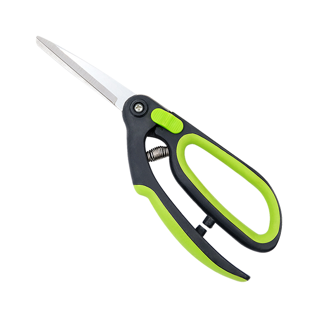 Scissors
Blade cut all the way to the tip.
Easy to reach lock for single hand operation.
