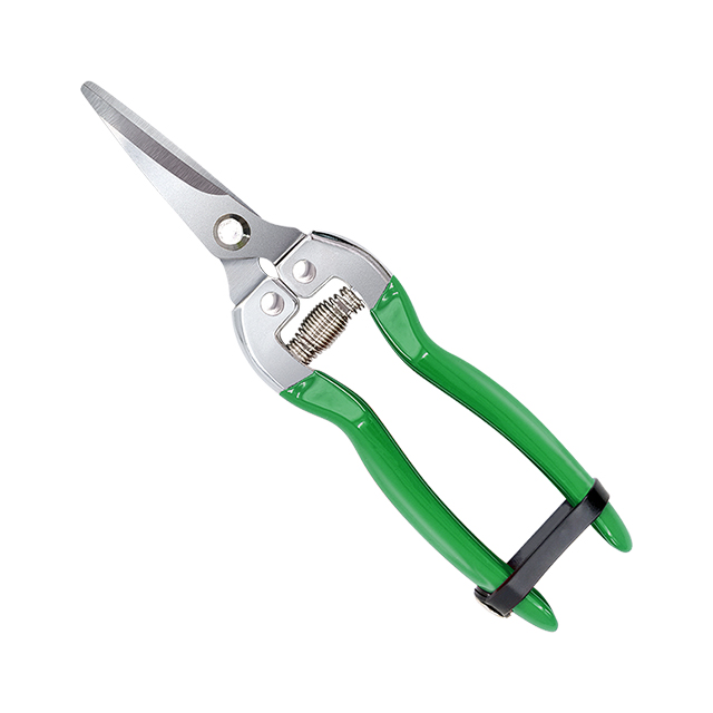 Scissors
Extra comfort and ergonomic secateurs with angled cutting head to give wood an accurate cut.
Easy to reach lock for single hand operation.
Non-stick coated blades.