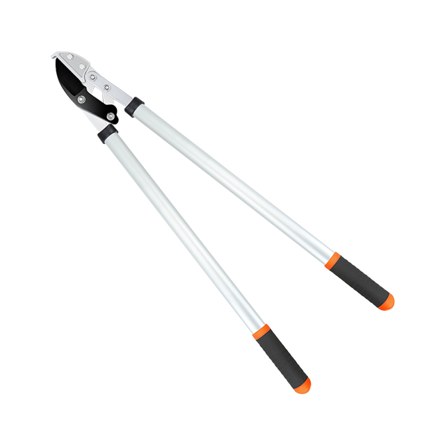 Low-friction blade coating makes cuts smooth.
Aluminum alloy ergonomic handle.
Softgrip touchpoints for comfort and control.